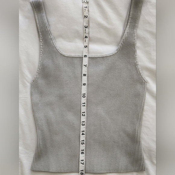 Babaton Knit Crop Top - Picture 3 of 8